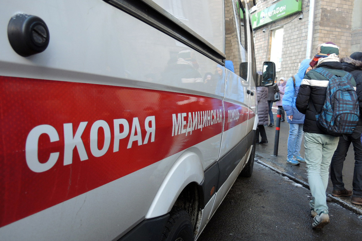 Охраннику, заступившемуся за девушек, отрезали ухо в центре Москвы